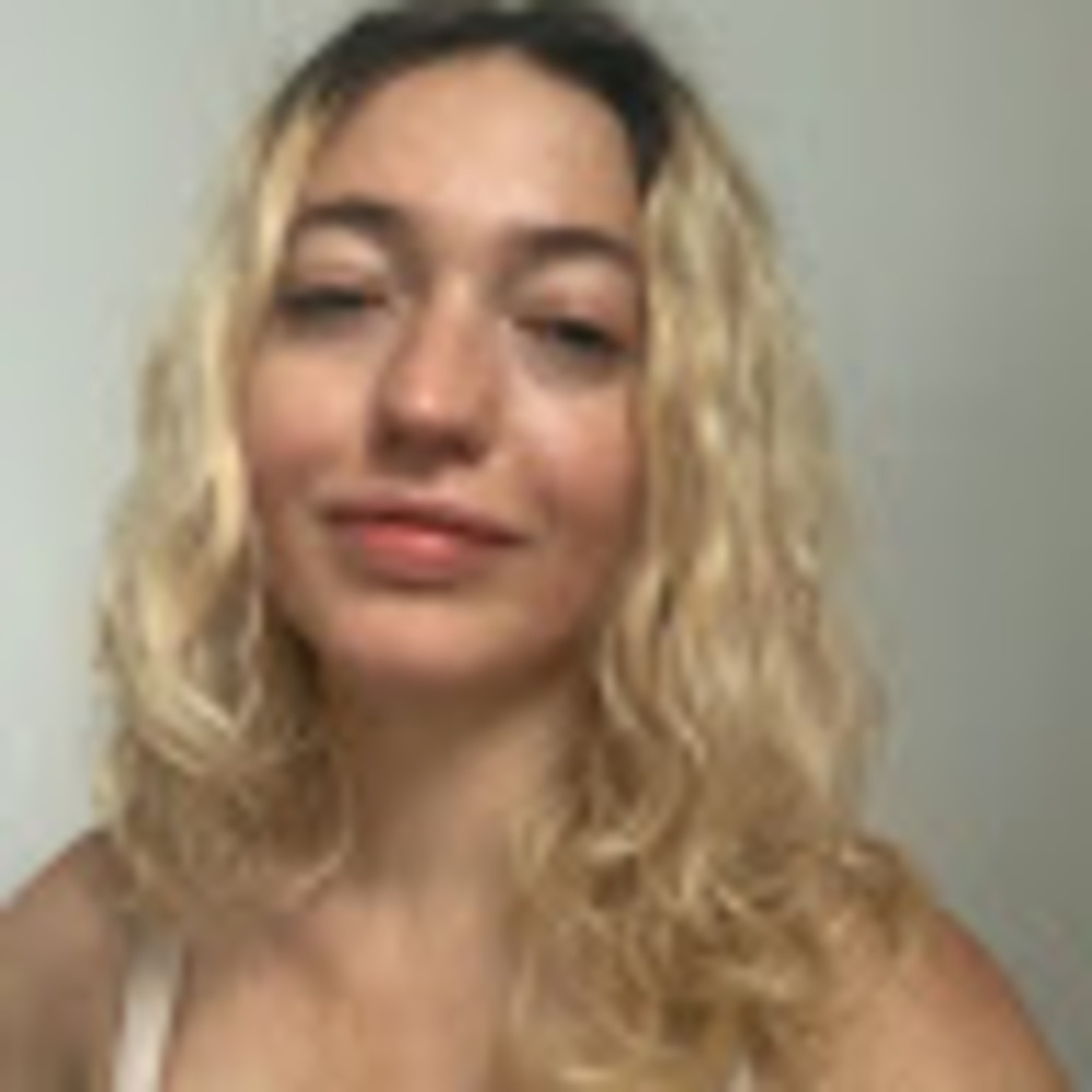 Meet your Posher, Amanda lucia
